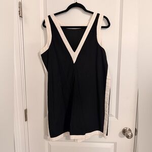 Jessica Simpson Black and Cream V-Neck Dress -L